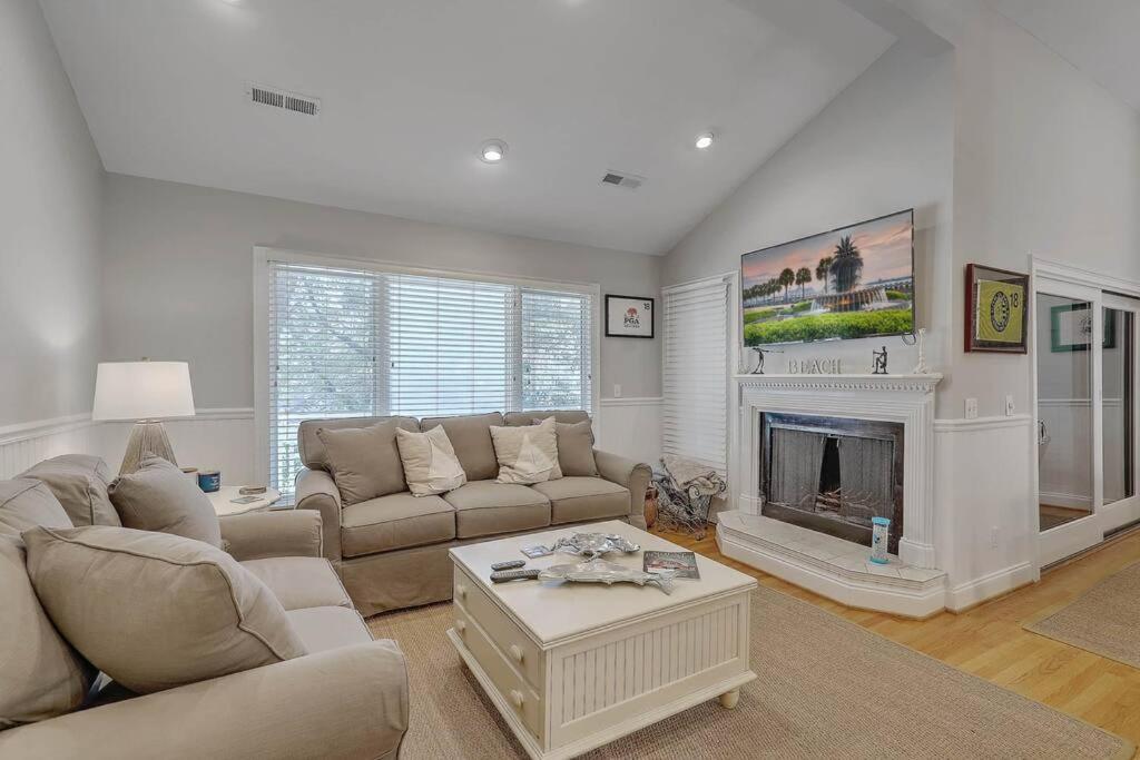 Apartment Fairway Dunes 27 - Screened Porch Golf Course View!