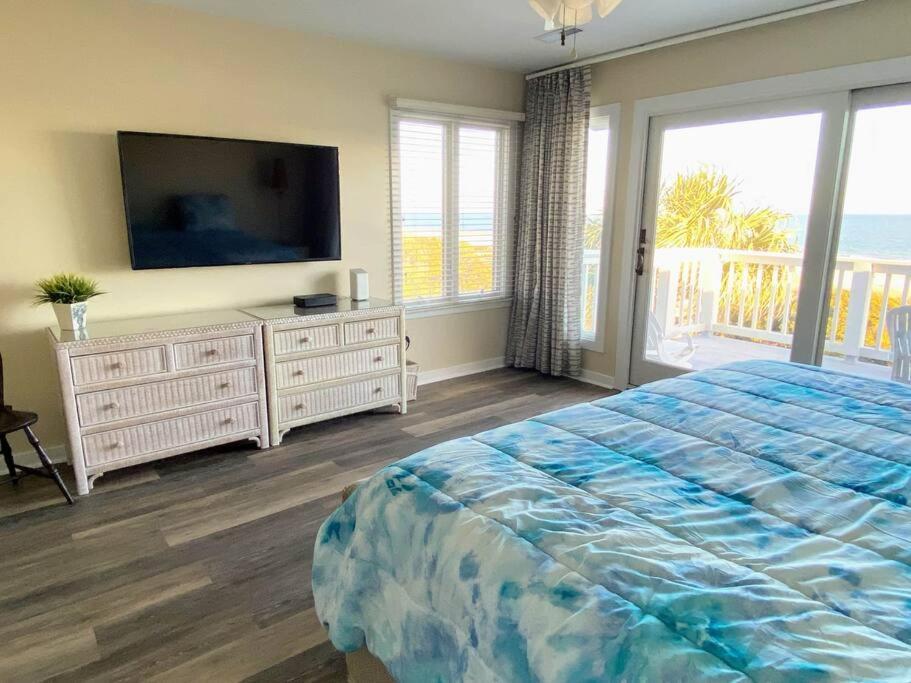 Club 29 - Oceanfront Walkout! End Unit! Apartment