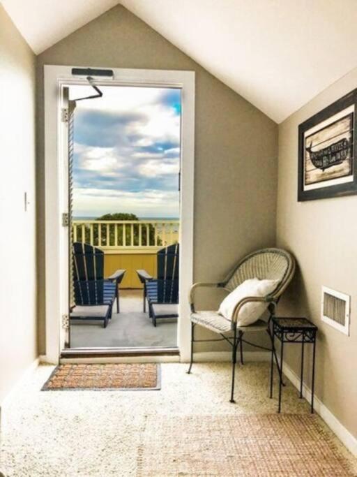 Port O' Call D301 - Ocean Views From Every Room! Floor!