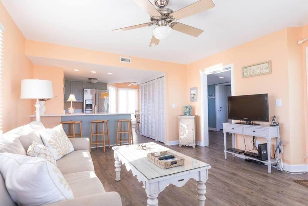 Apartment Port O' Call B201 - Direct Oceanfront Views *