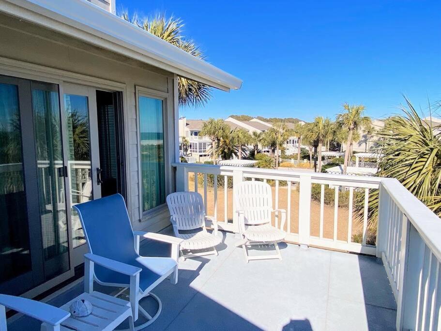 Apartment Club 29 - Oceanfront Walkout! End Unit!