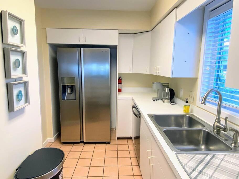 Club 29 - Oceanfront Walkout! End Unit! Apartment Isle of Palms