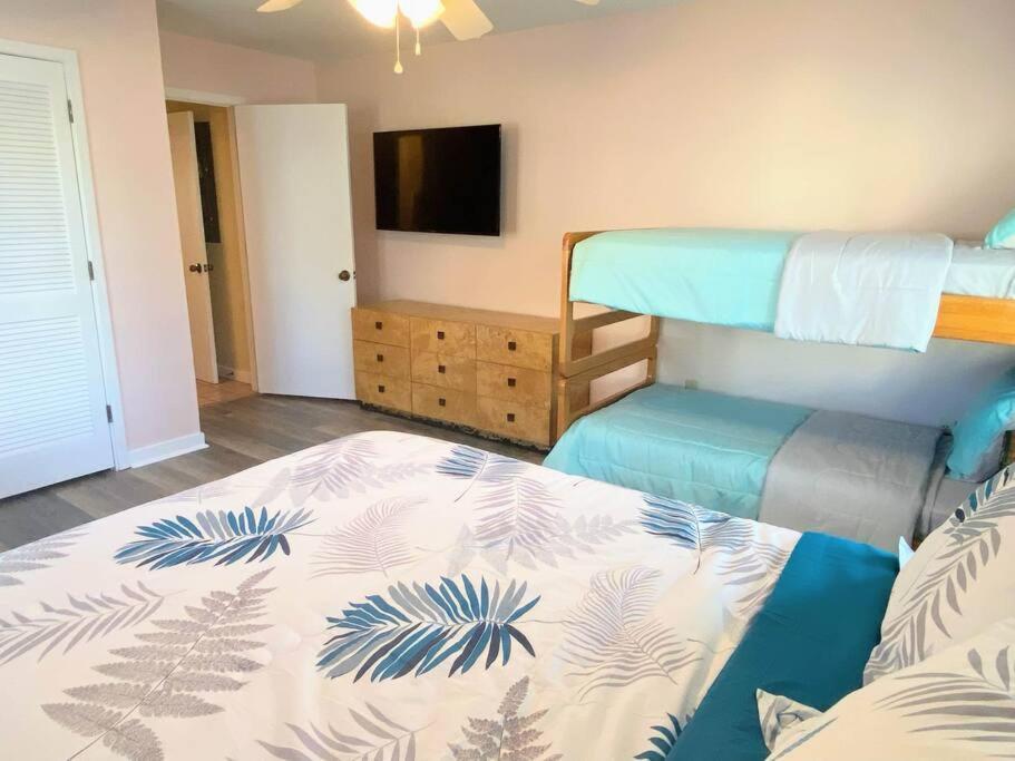 Apartment Club 29 - Oceanfront Walkout! End Unit!