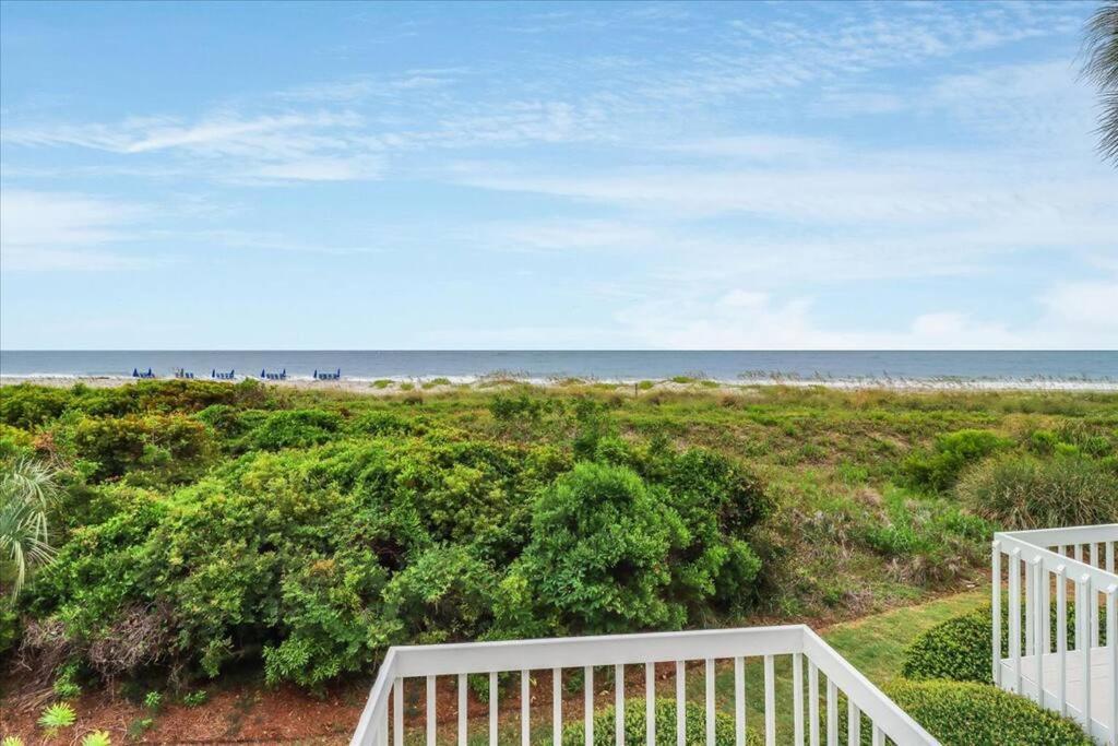 Club 30 - Coastal Oceanfront! Pool! Walkout! Apartment