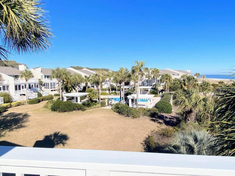Club 29 - Oceanfront Walkout! End Unit! *