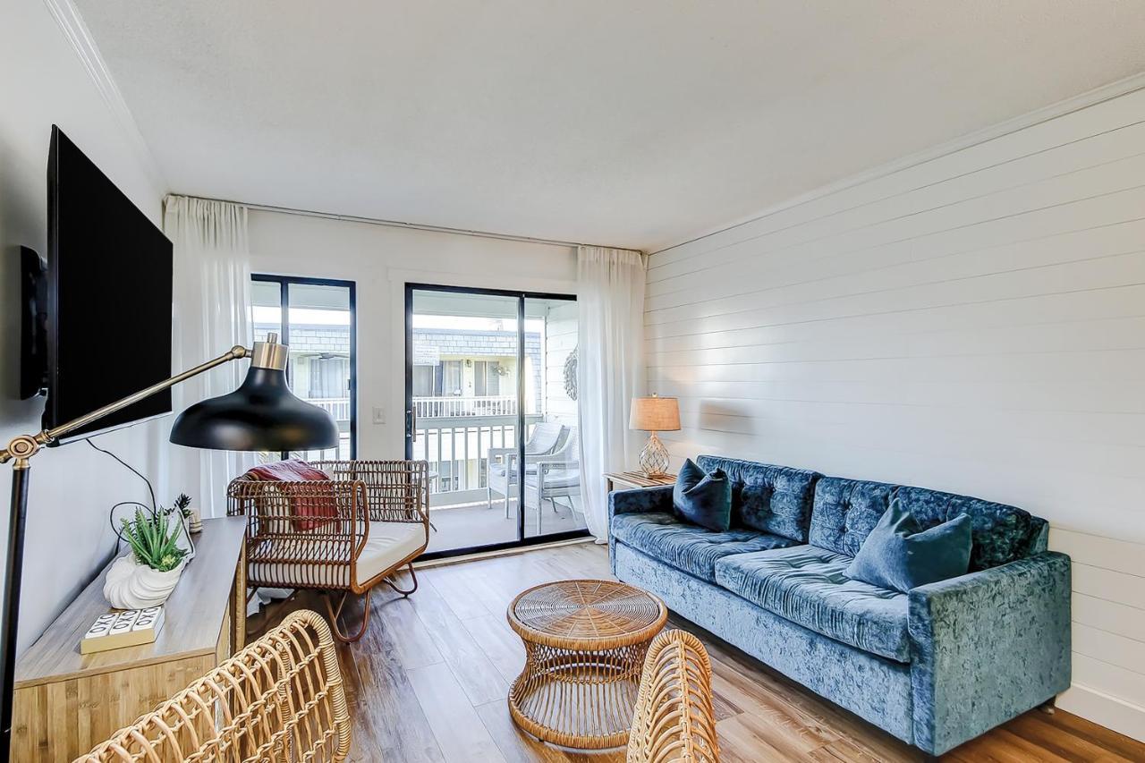 Apartment Oceanside 308-b *