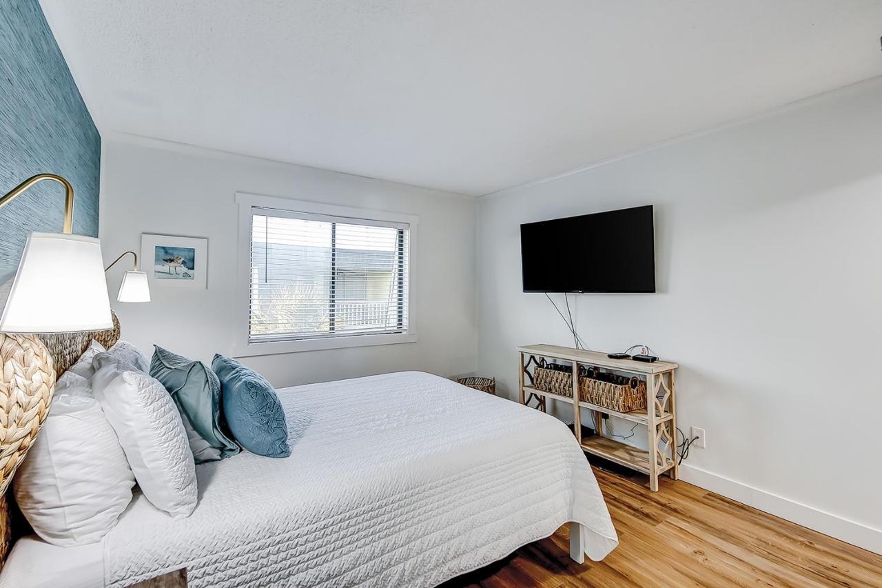 Apartment Oceanside 308-b *