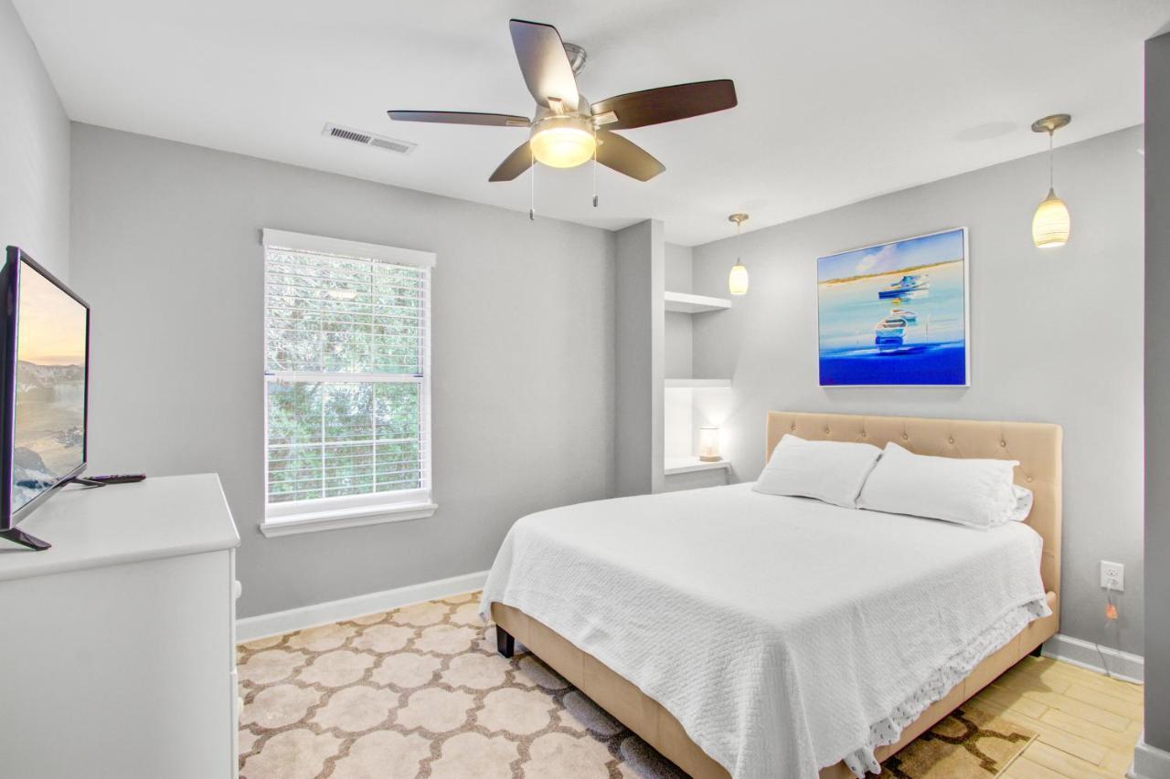 Palm Boulevard 2403 - Upstairs Holiday home