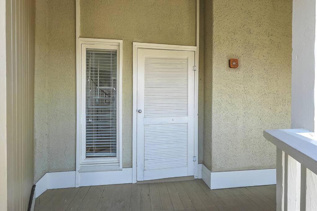 Port O' Call E302 - Floor Ocean View Condo! * Isle of Palms