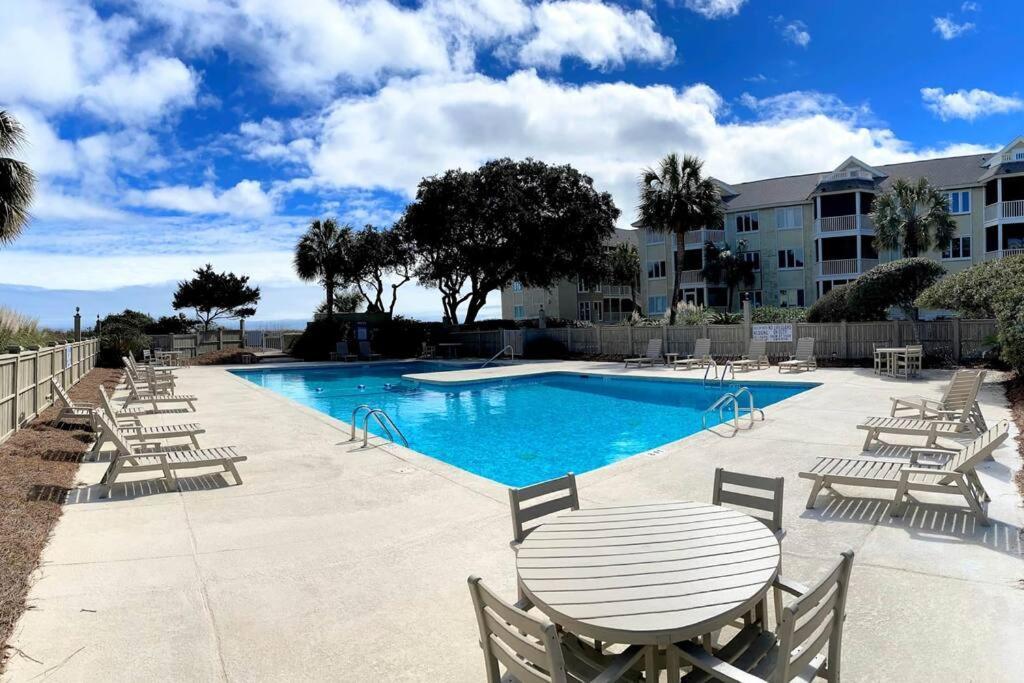 Port O' Call E302 - Floor Ocean View Condo! * Isle of Palms