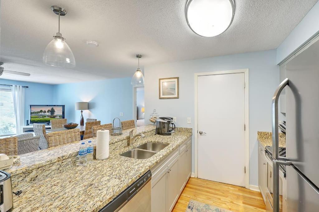 New Listing! Lagoon 29 - Near Beach! Lagoon View! * Isle of Palms