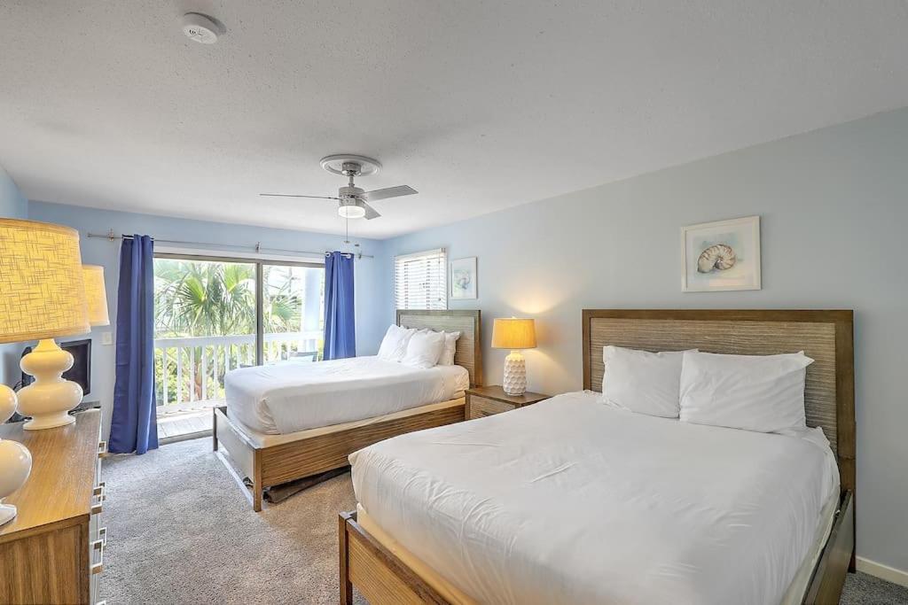 New Listing! Lagoon 29 - Near Beach! Lagoon View! *