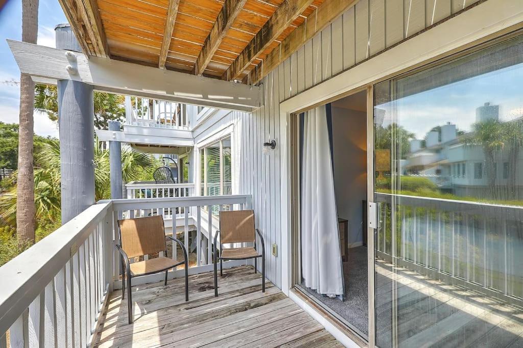 New Listing! Lagoon 29 - Near Beach! Lagoon View! * Isle of Palms