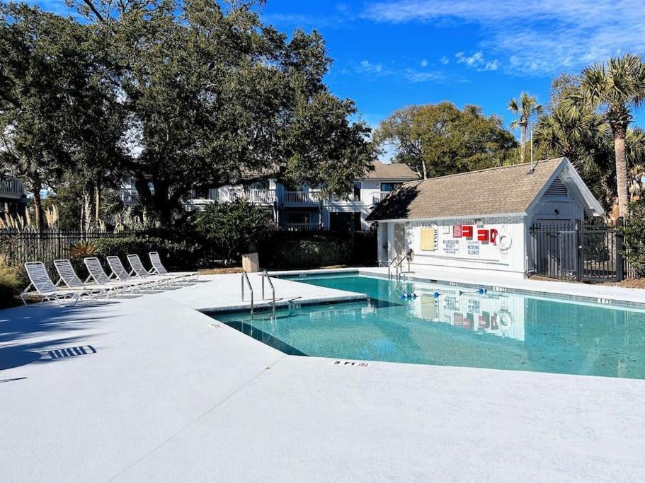 Apartment New Listing! Lagoon 29 - Near Beach! Lagoon View! Isle of Palms