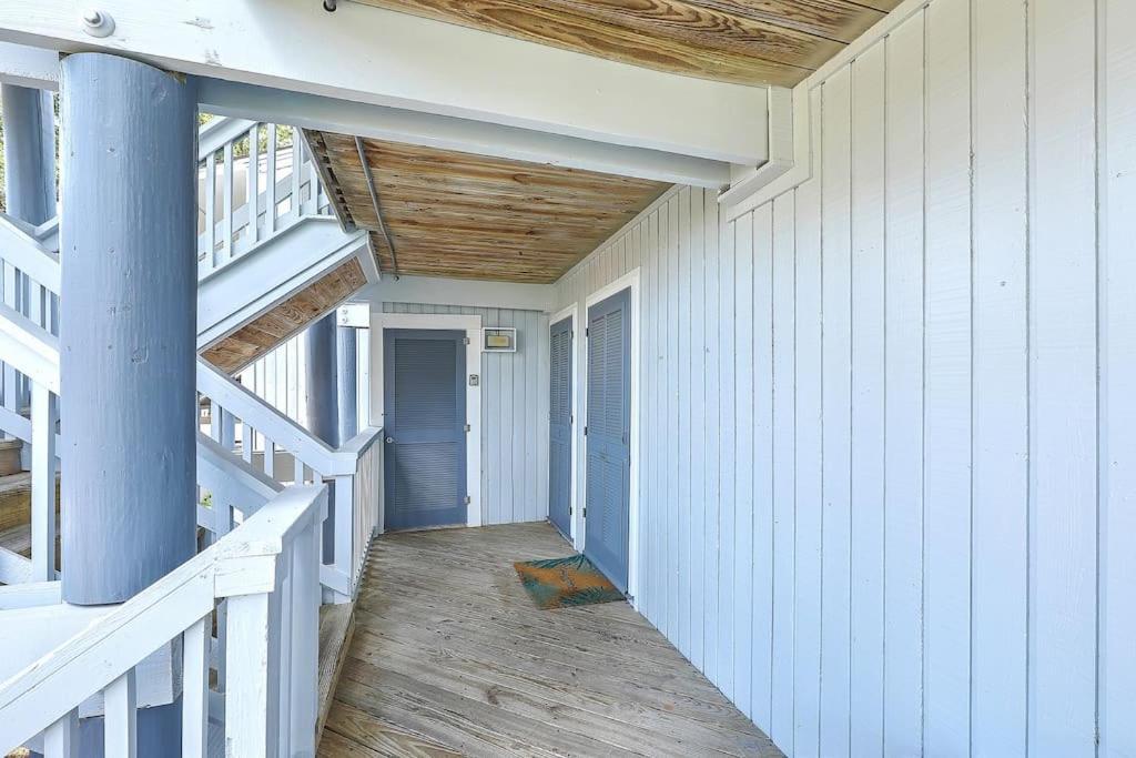 New Listing! Lagoon 29 - Near Beach! Lagoon View! Apartment *