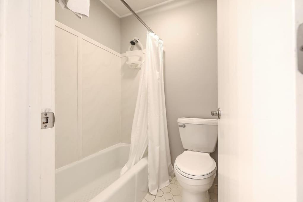 Apartment New Listing! Lagoon 29 - Near Beach! Lagoon View! *