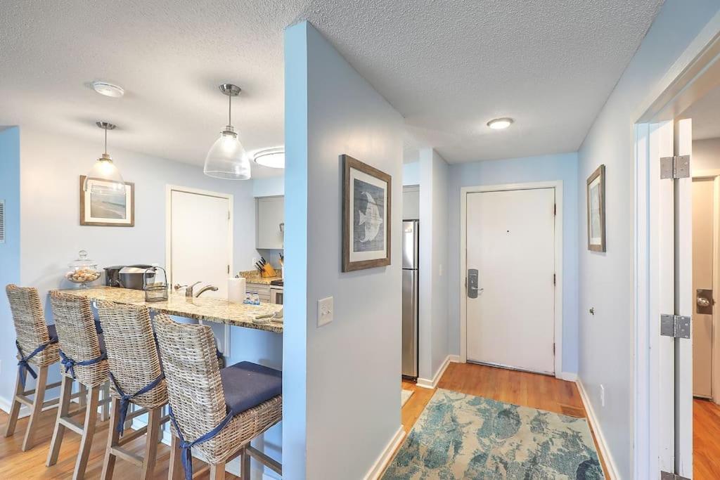 New Listing! Lagoon 29 - Near Beach! Lagoon View! * Isle of Palms