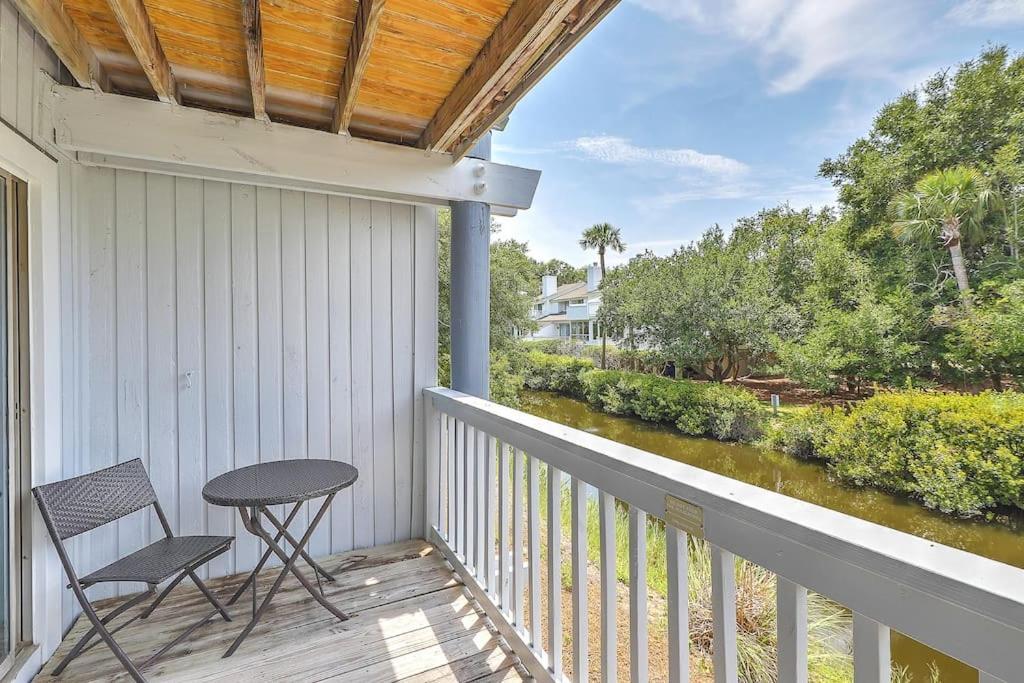 Apartment New Listing! Lagoon 29 - Near Beach! Lagoon View! Isle of Palms