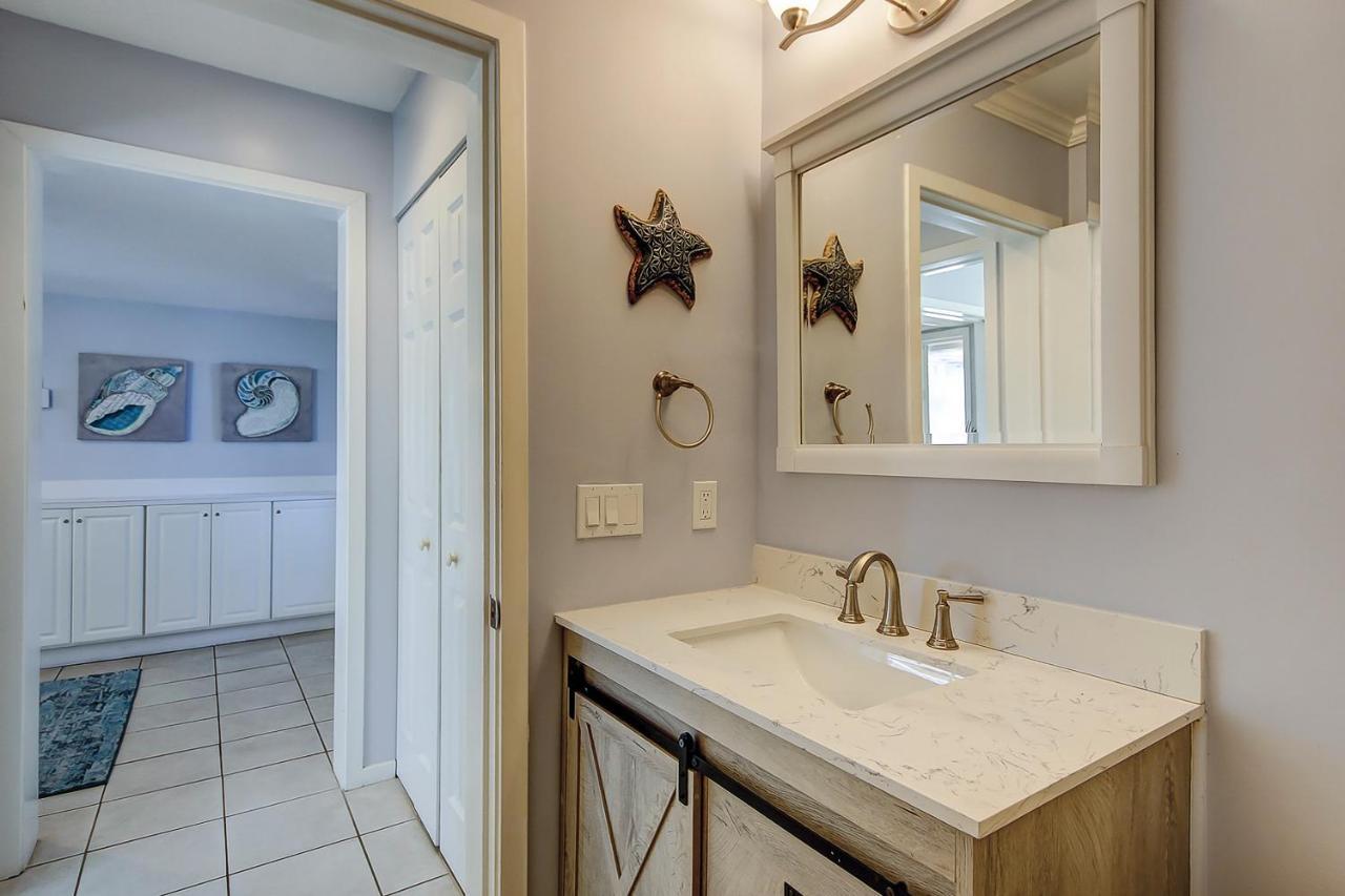 Apartment Port O' Call D-103 Isle of Palms