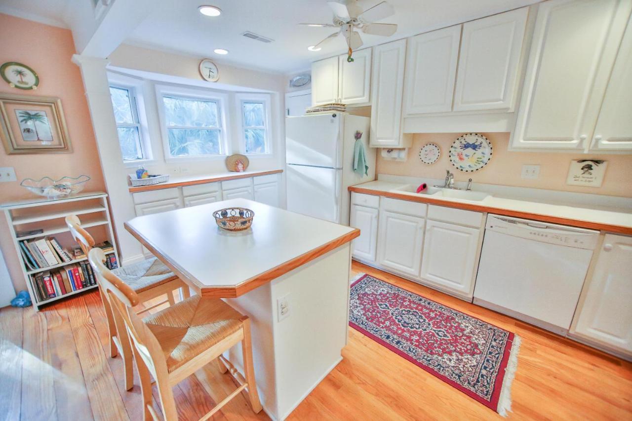 9 34th Avenue *
