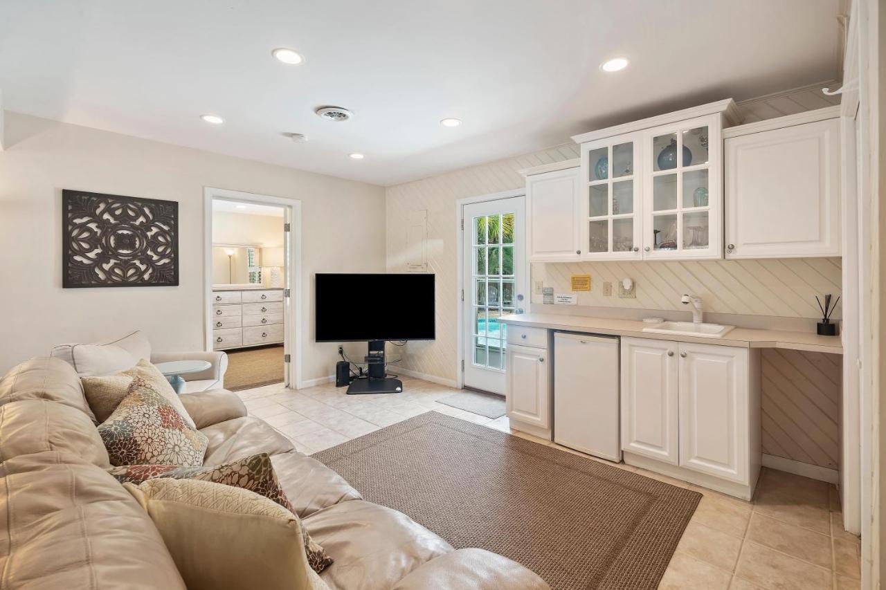 411 Carolina Blvd