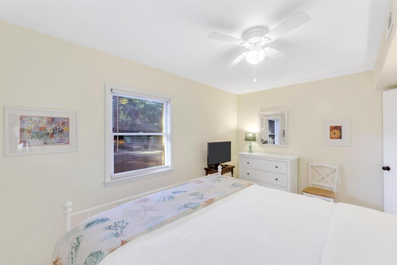 4005 Cameron Blvd Holiday home *