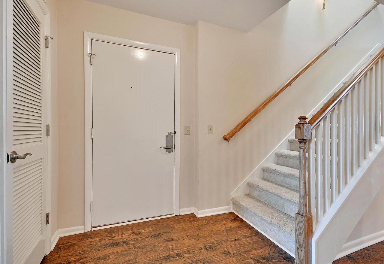 12d Mariners Walk