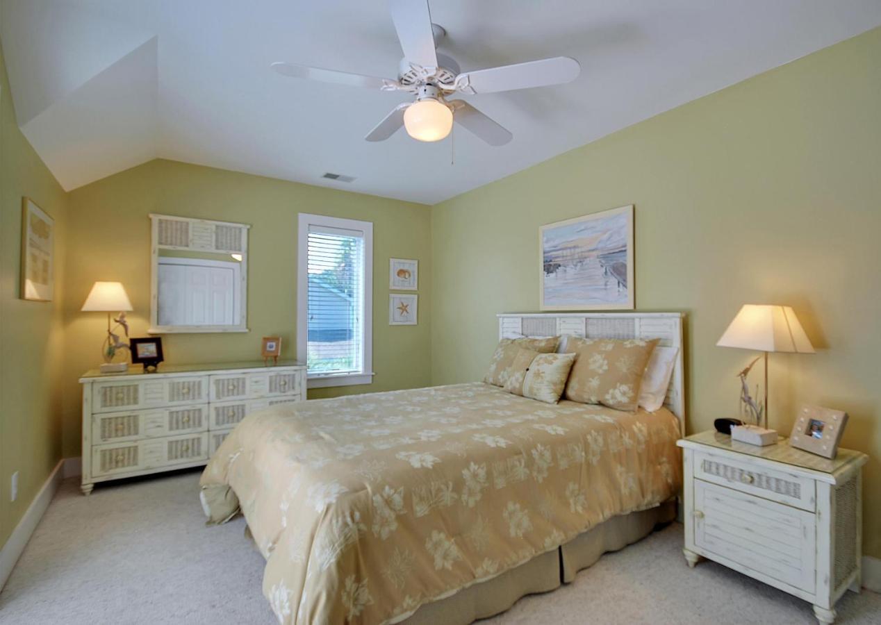 1 Frank Sottile Lane Holiday home *