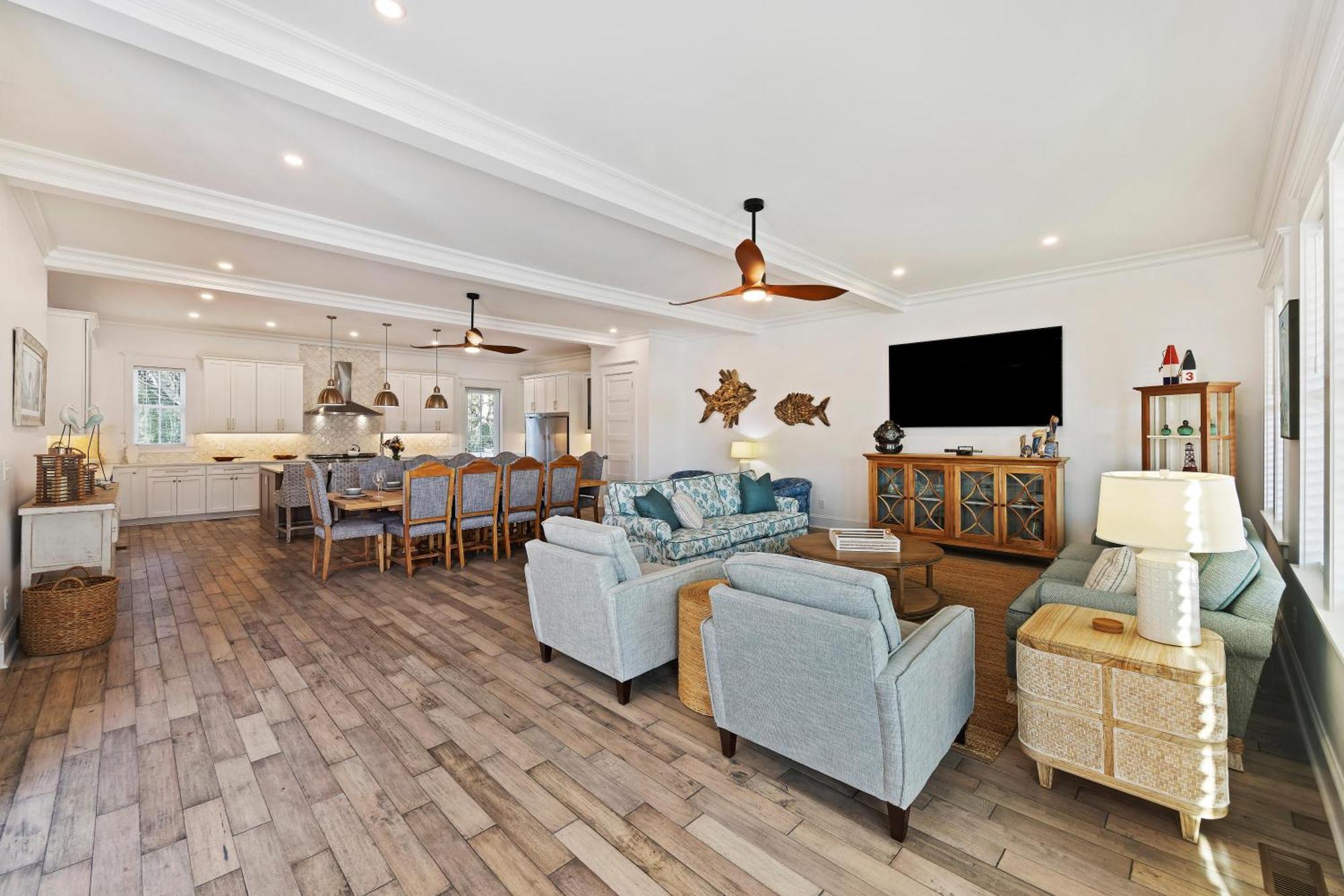 2905 Palm Blvd *