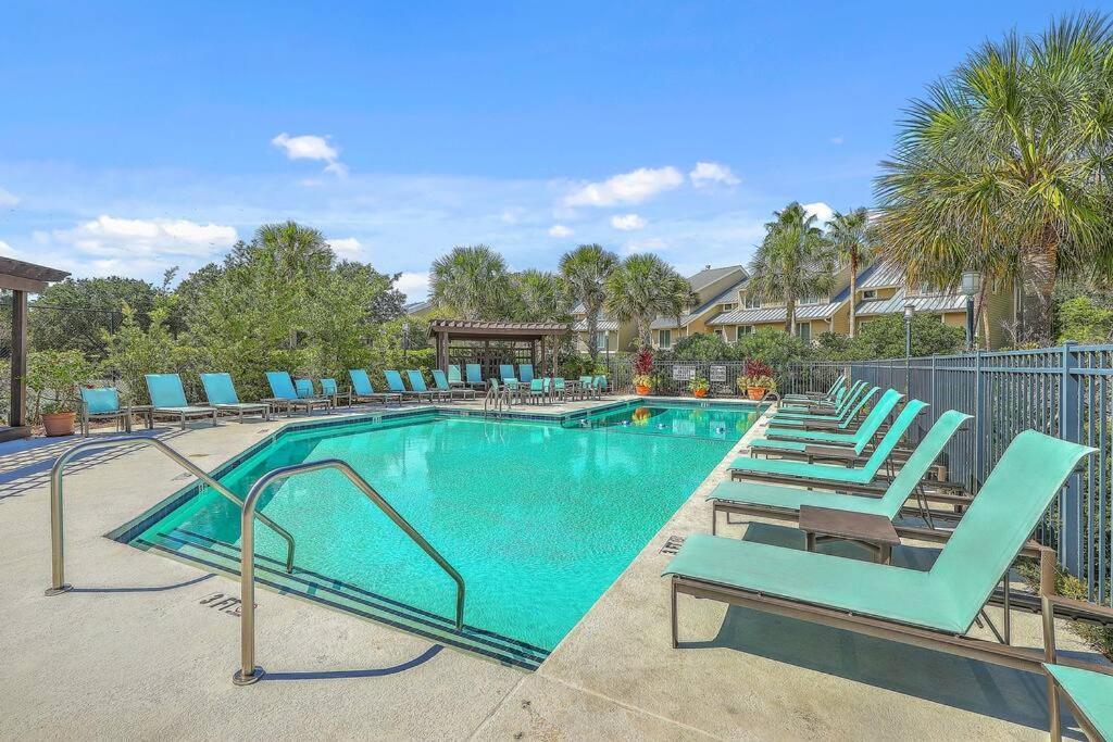 New Listing! Linkside Court 21 - Tennis/pickleball Isle of Palms