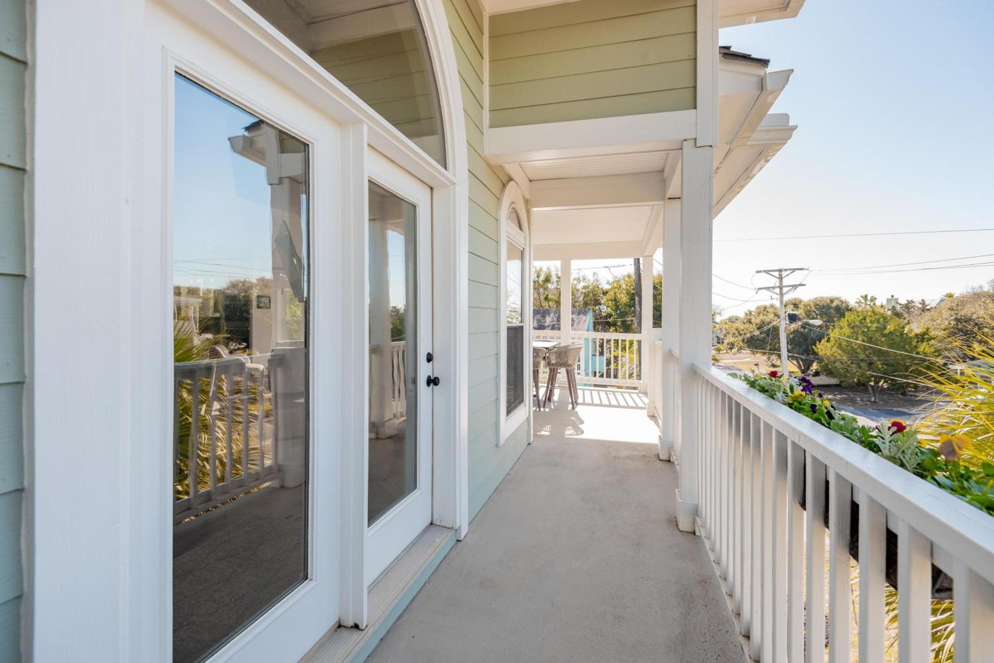 8 30th Avenue