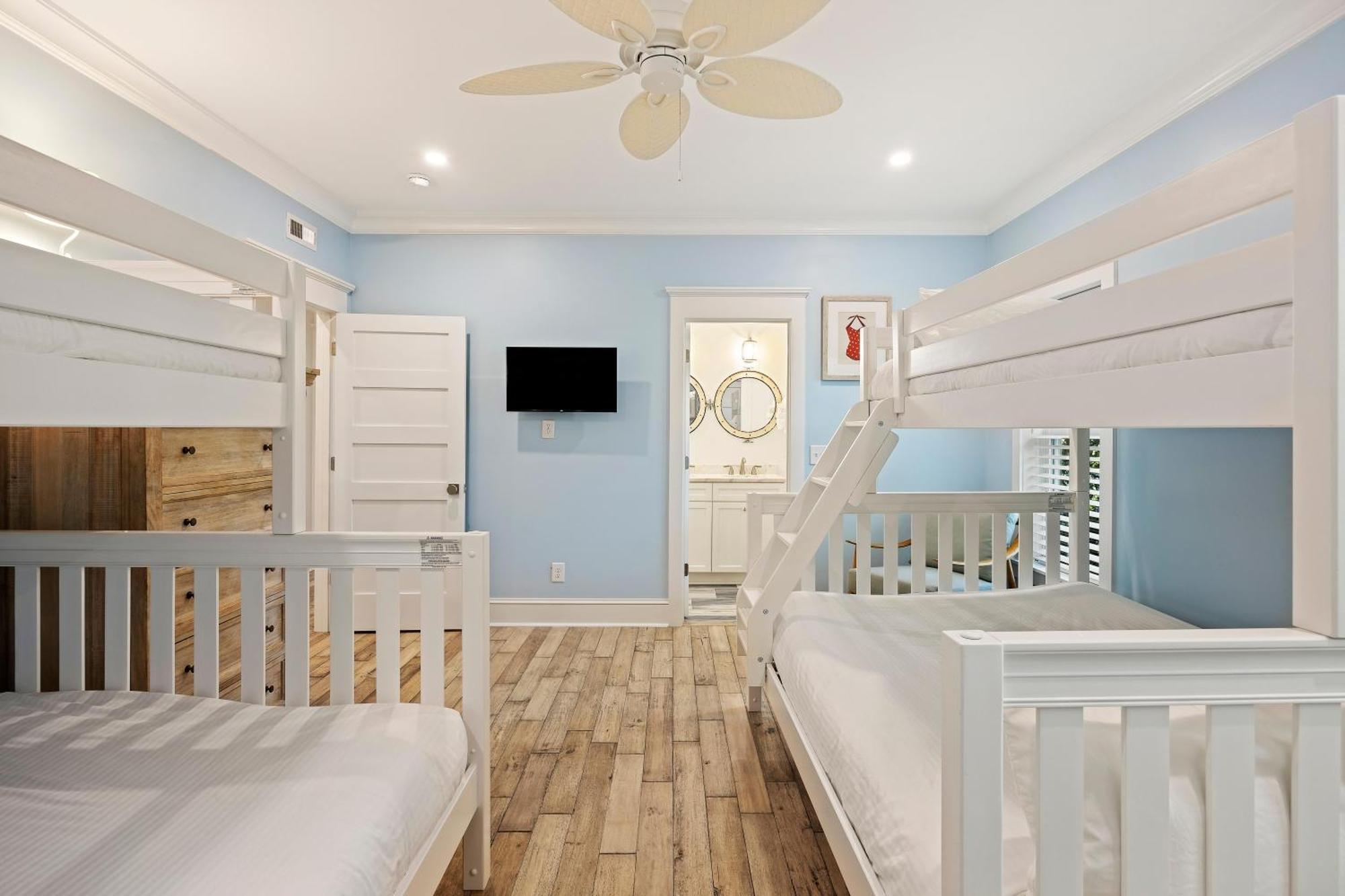 2905 Palm Blvd Holiday home *