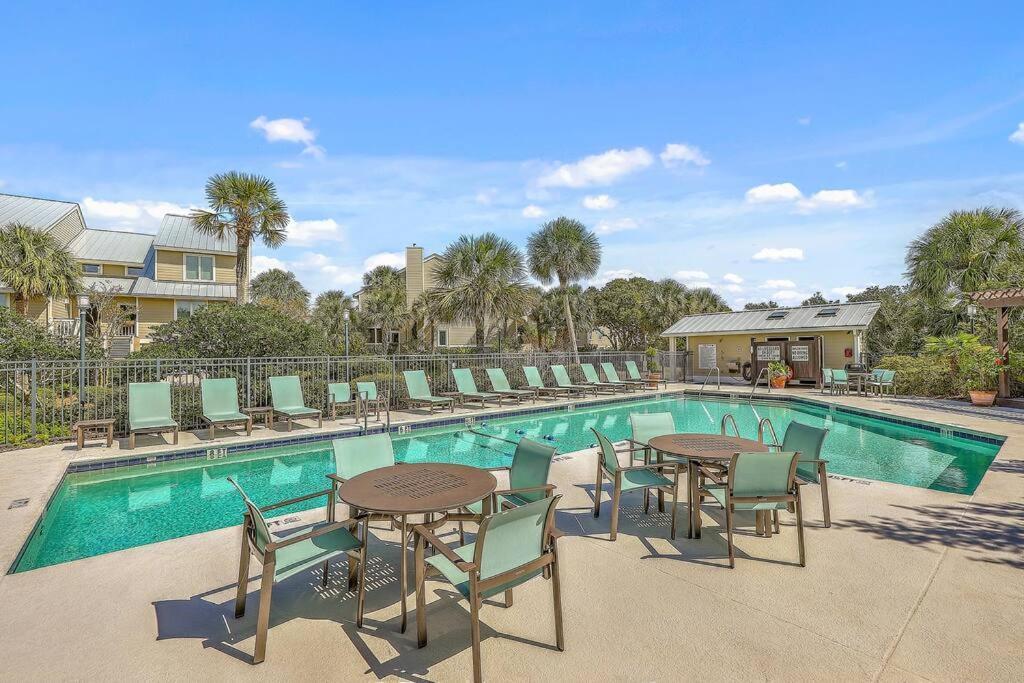 New Listing! Linkside Court 21 - Tennis/pickleball Isle of Palms