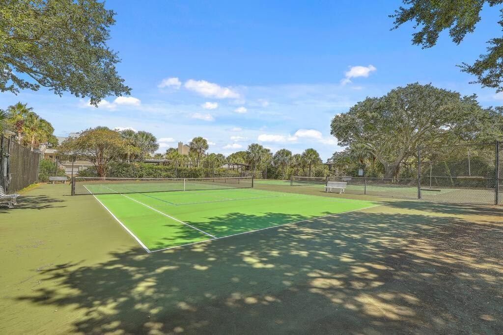 New Listing! Linkside Court 21 - Tennis/pickleball *