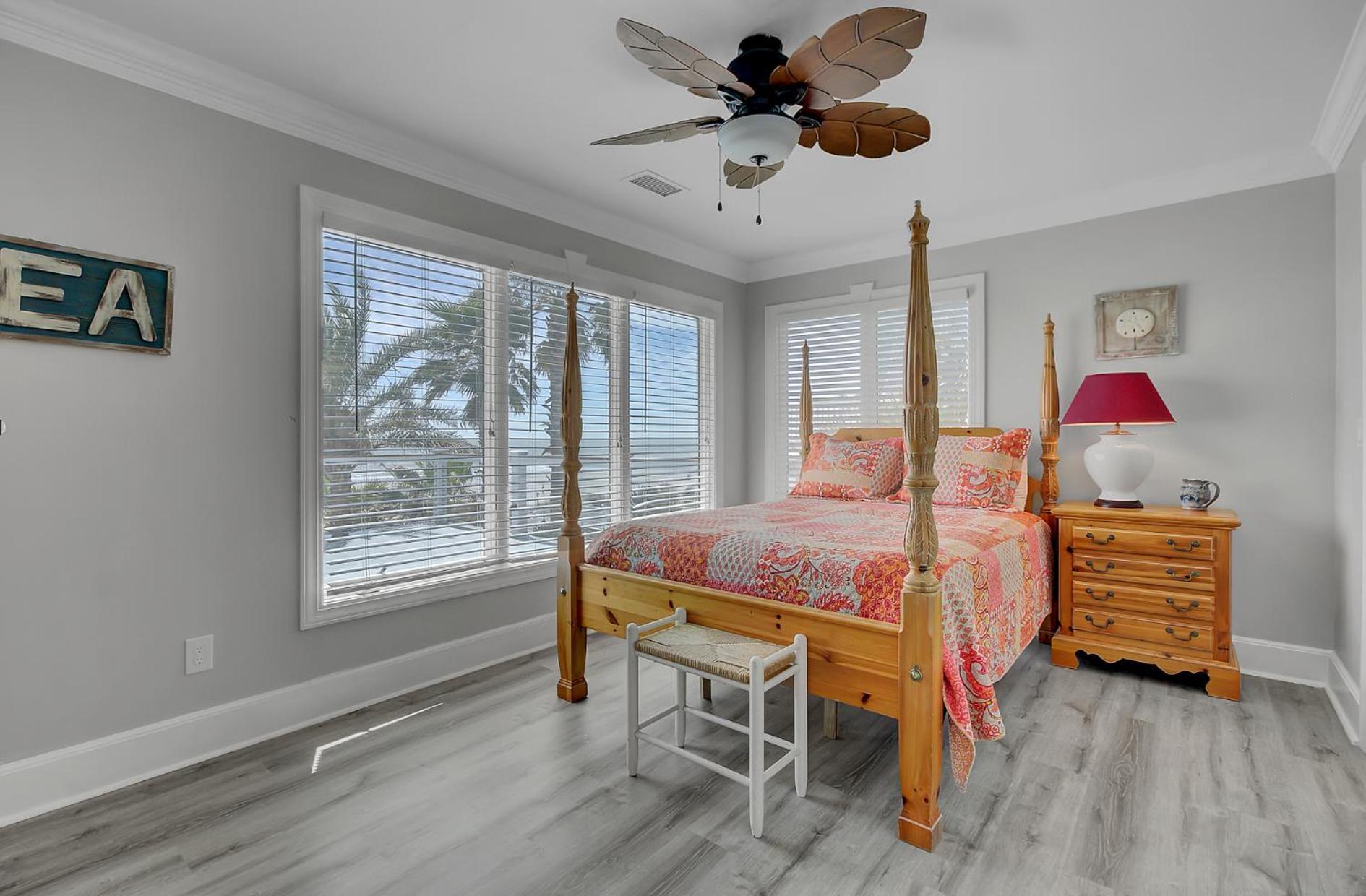 910 Ocean Boulevard *