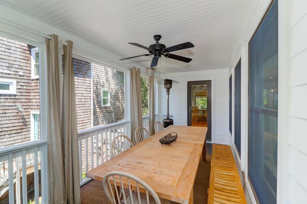 806 Carolina Boulevard *