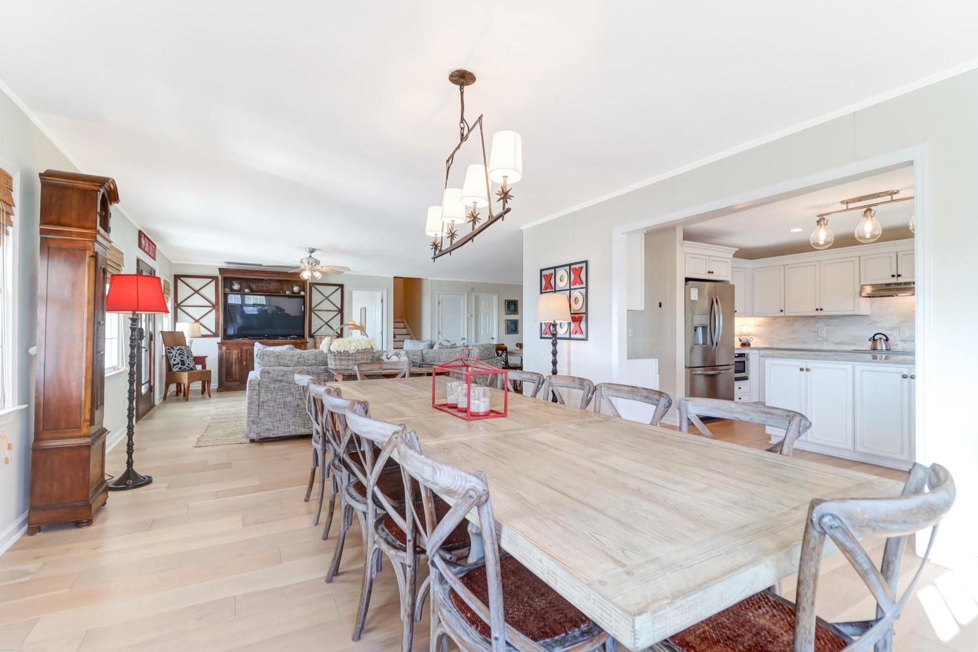 3602 Palm Boulevard * Isle of Palms