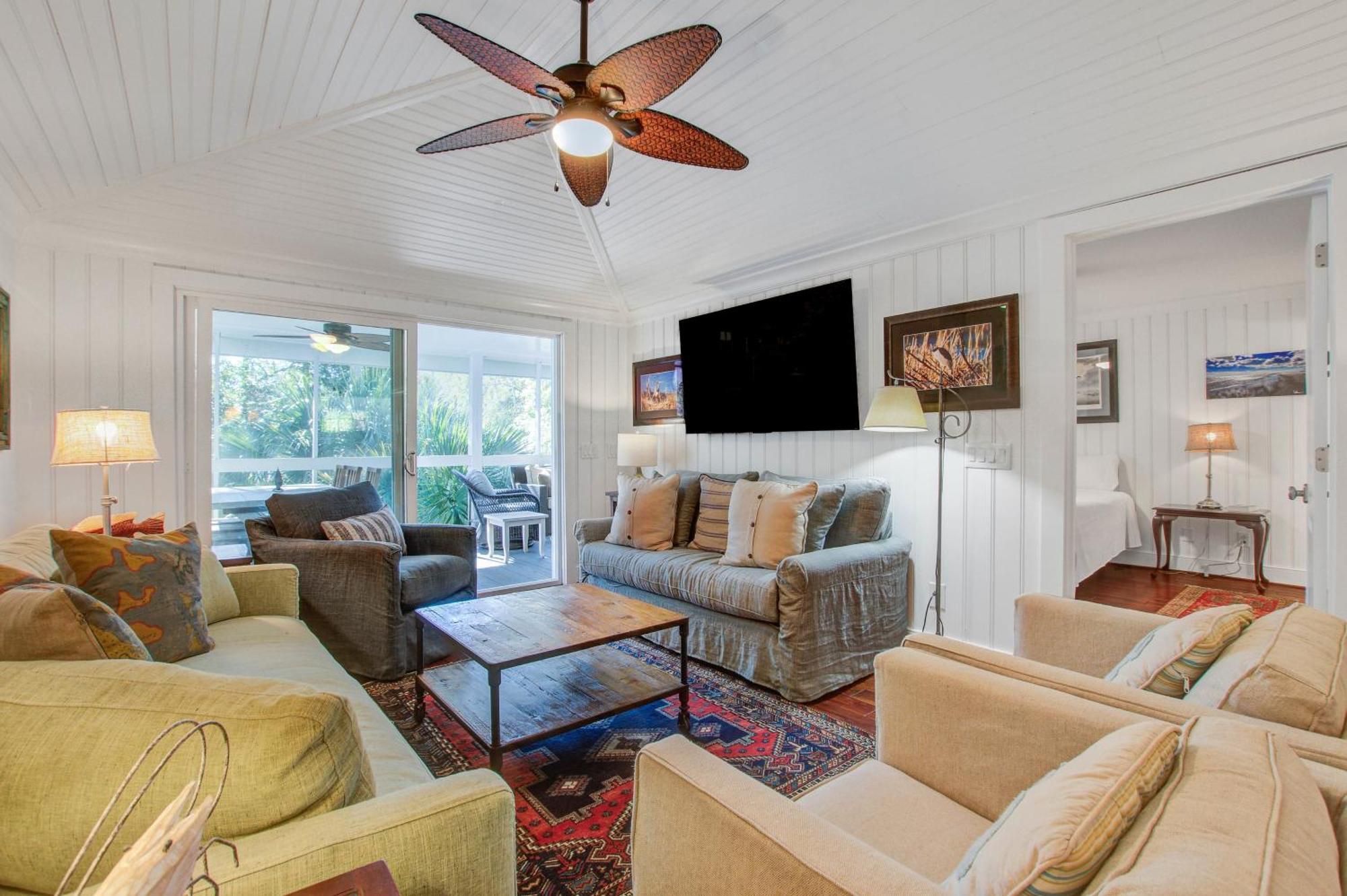 2 Twin Oaks Holiday home