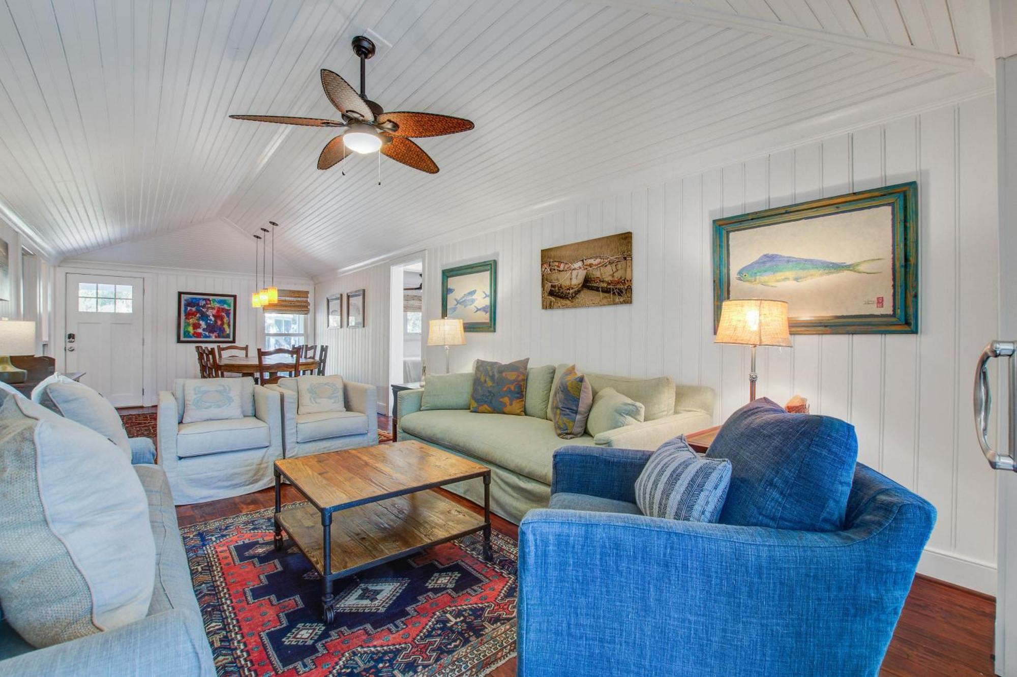 2 Twin Oaks Holiday home *