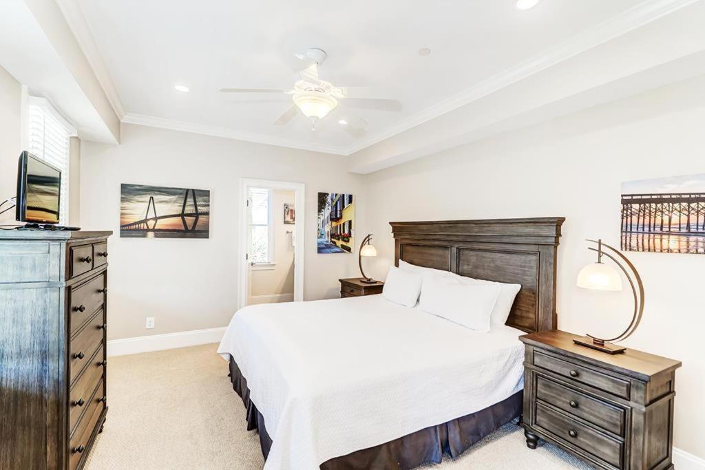 2 55th Avenue