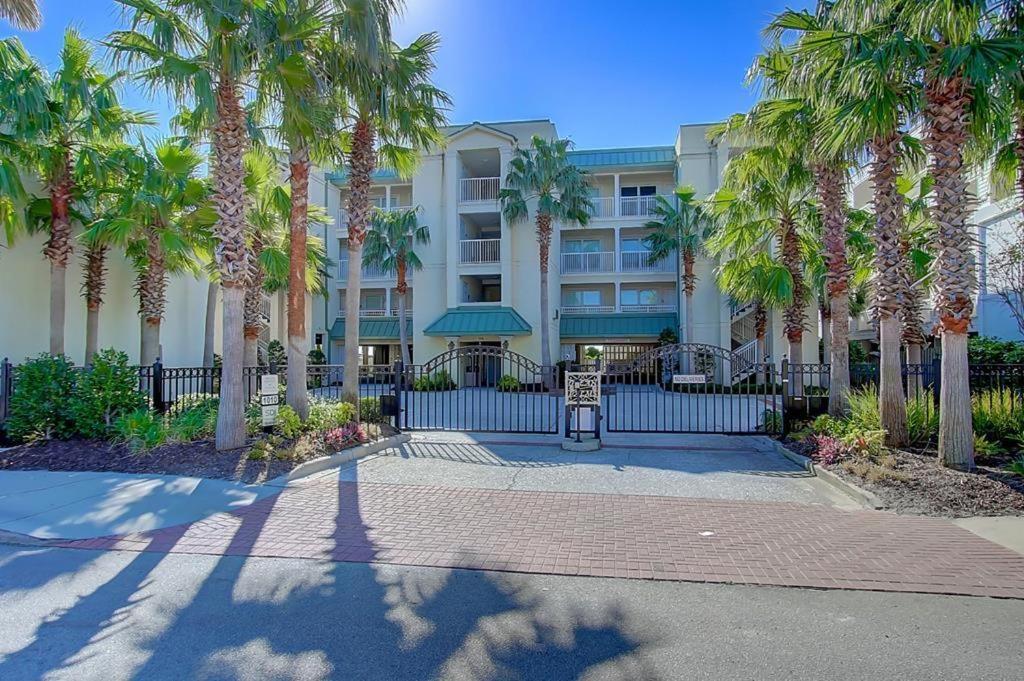 1010 Ocean Palms 103 *