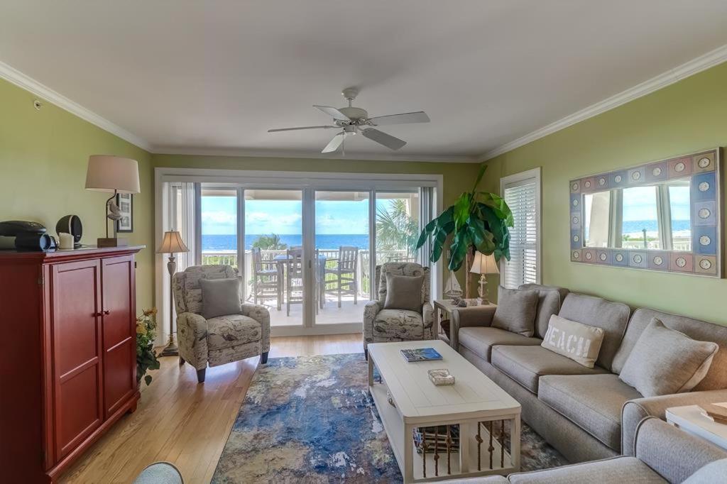 1010 Ocean Palms 103