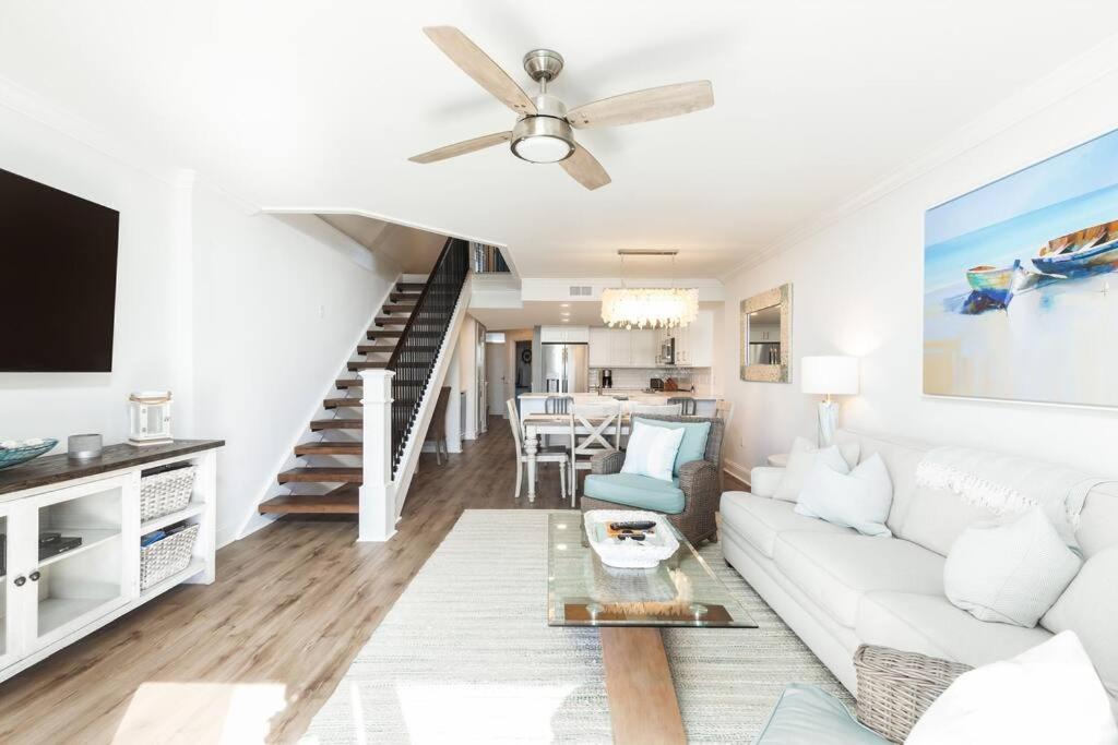 Shipwatch 418 - Luxury Oceanfront Penthouse In Apartment Isle of Palms