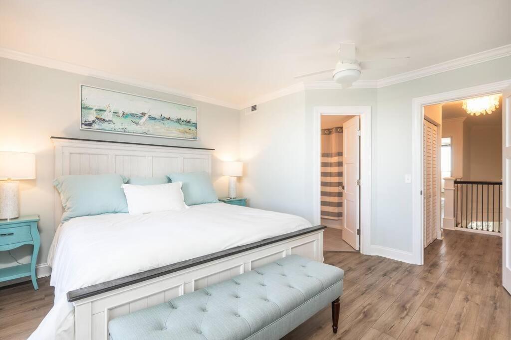 Shipwatch 418 - Luxury Oceanfront Penthouse In