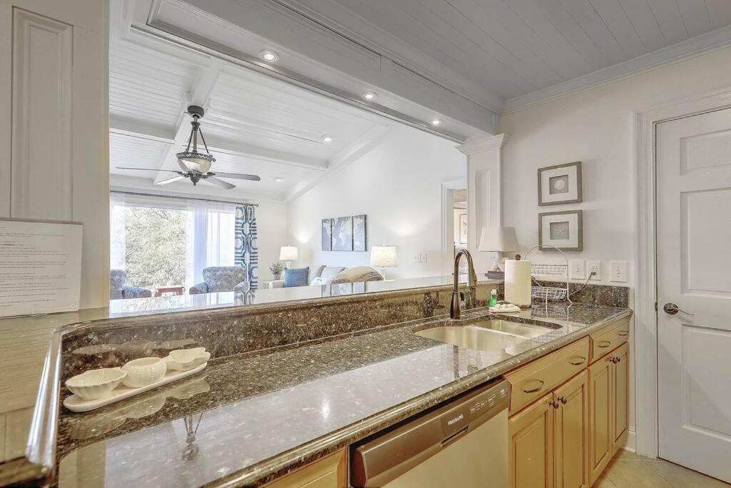 Lagoon 22 - Private Villa! Close Walk To Beach! Isle of Palms
