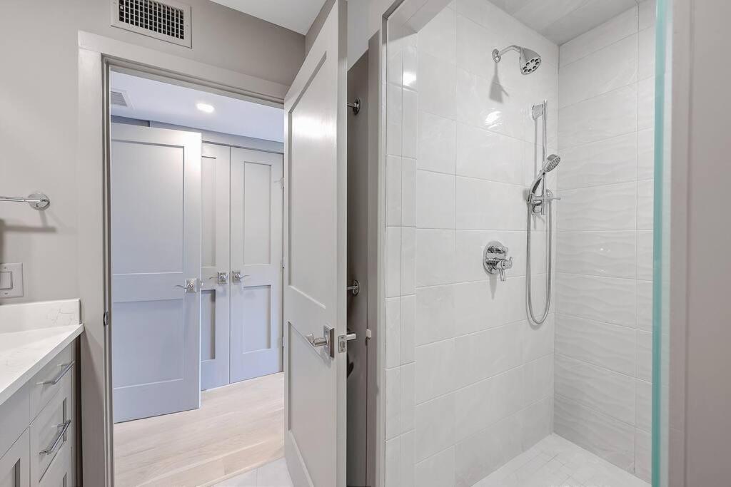 New Listing! Seagrove 3a - Luxurious Ocean View! *