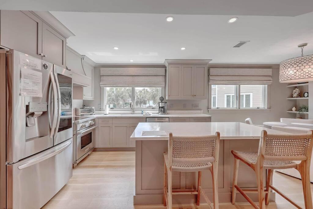 New Listing! Seagrove 3a - Luxurious Ocean View!