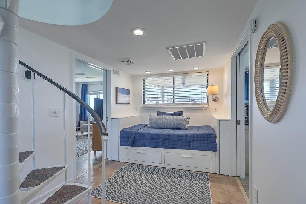 Apartment Port O' Call E302 - Floor Ocean View Condo! Isle of Palms