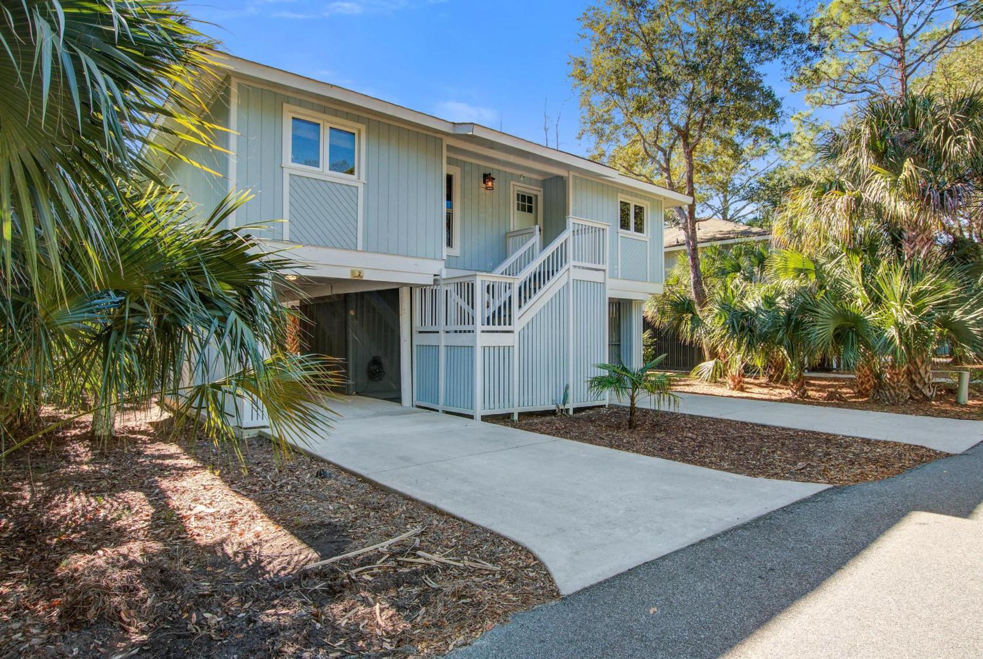 2 Twin Oaks