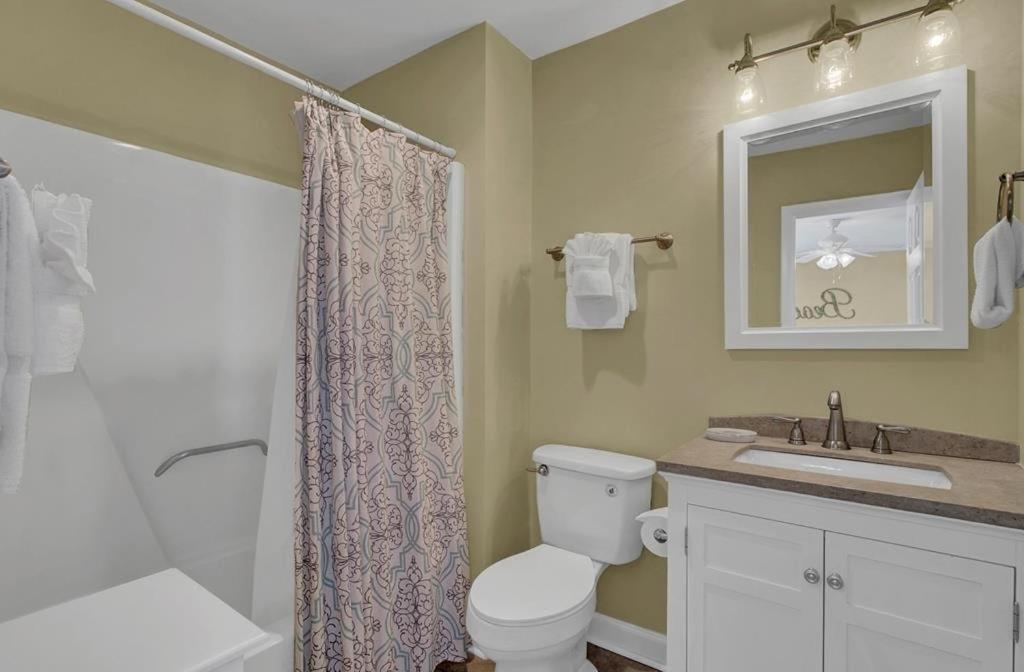Holiday home 15 Lake Village By Avantstay Golf Course Lagoon Views Isle of Palms